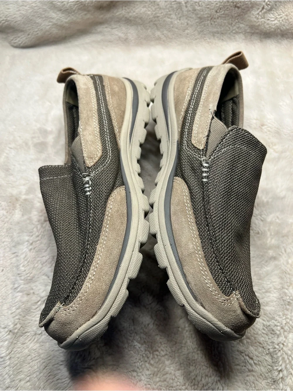 Skechers men’s extra wide fit loafers size 9.5